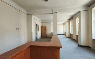 VÂNZARE/SCHIMB CU TEREN  - Clădire interbelică, centru oraș Siret - Poză 21