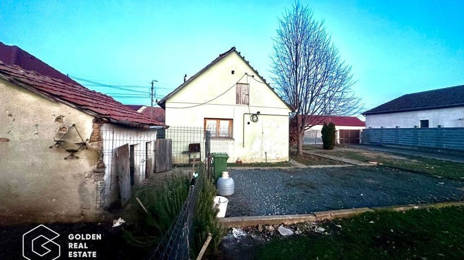 Teren 530 mp cu utilitati, constructie 3 camere cu centrala proprie,zona Poltura - Poză 5