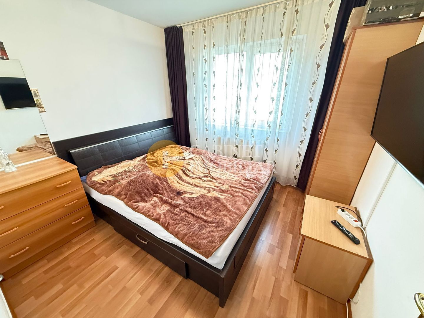 3 Camere Semidecomandat- Etaj 2 - Mobilat/Utilat - Zona Dacia/Bicaz - Poză 3