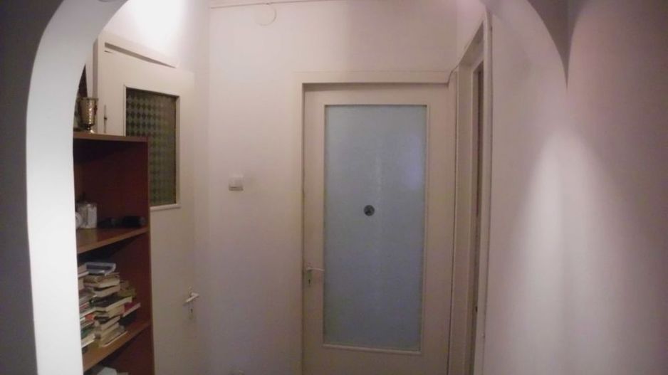 Apartament 3 camere decomandat 5 minute de metrou Valea Ialomitei - Poză 3