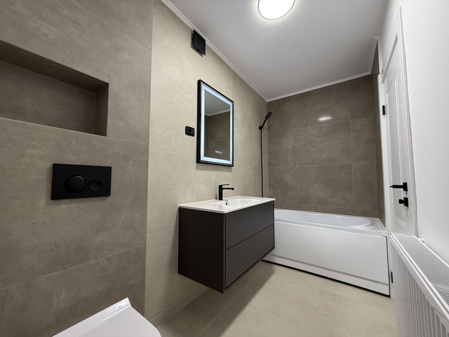 Apartament cu 2 camere in casa in Blumana, Brasov - Poză 19