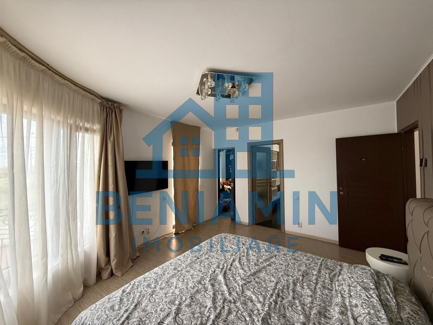 Casa-P+1-Piscina-Garaj-248mp totali-Foisor-Toate utilitatile-Libera - Poză 6