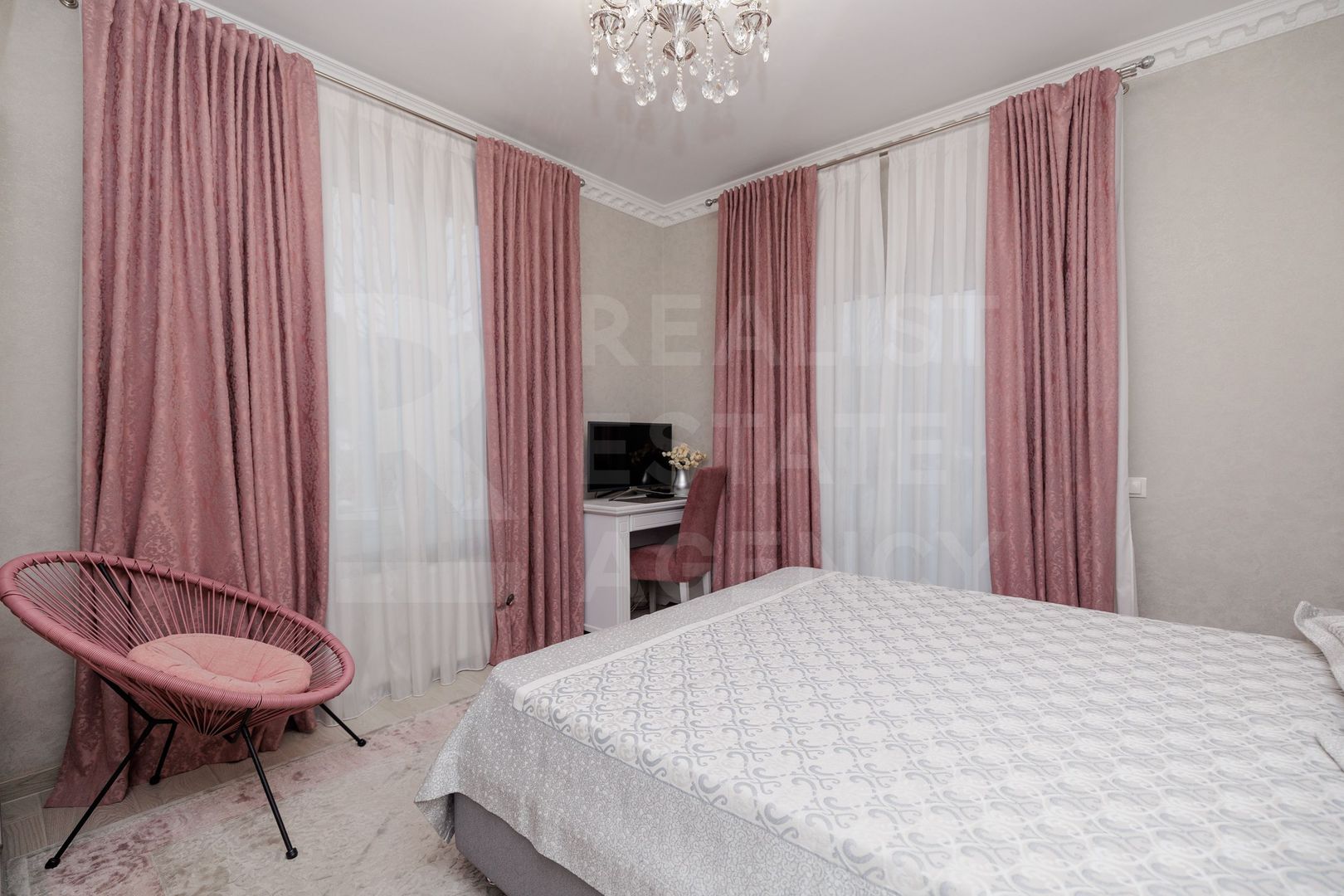 Vânzare,casă, 3 nivele, str. Nicolae Sulac , Codru - Poză 9