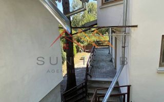 Vila de vanzare, teren 3100 mp, 7 camere, 6 grupuri sanitare, 3 CT, an 1997 - Poză 59