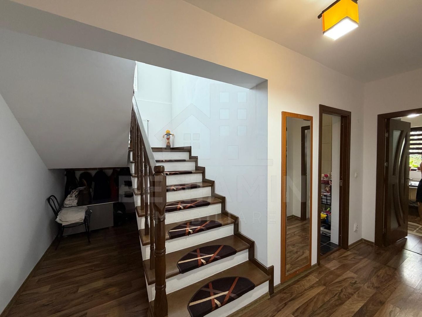 Casa moderna 5 Dormitoare 524mp teren Bariera Valcii -mobilata - Poză 17