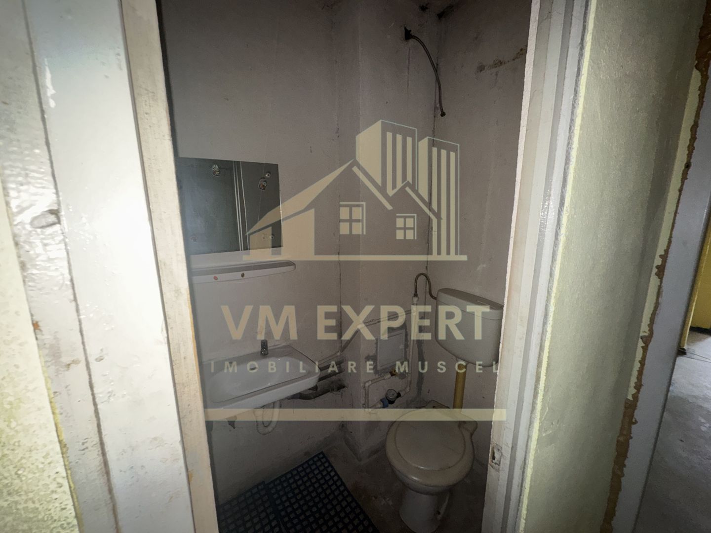 APARTAMENT 3 CAMERE ETAJ 2 CAMPULUNG CARTIER GRADISTE - Poză 9