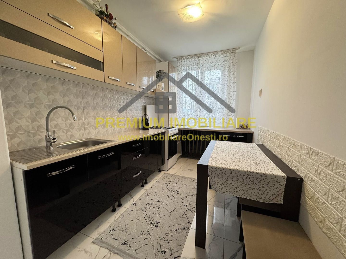 Apartament 2 Camere - Zona Ultracentrala - Renovat - Mobilat - Utilat - Poză 4
