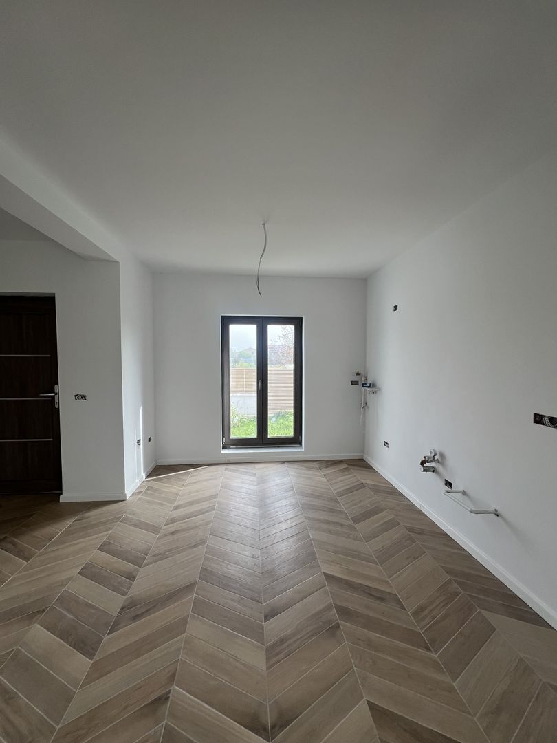 Vila 4 camere Dumbravita - Poză 3