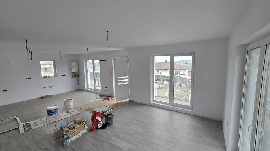 Casa 4 camere la cheie,130 mp,500 mp teren,cartier Unirii - Poză 2