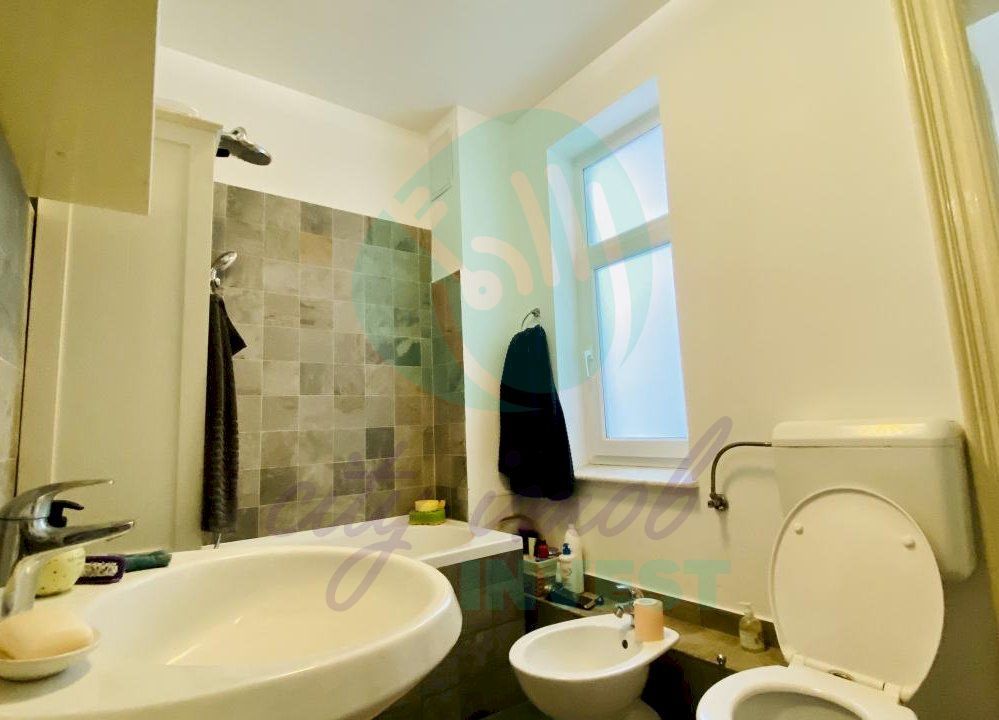 Casa cocheta cu gradina - Poză 12