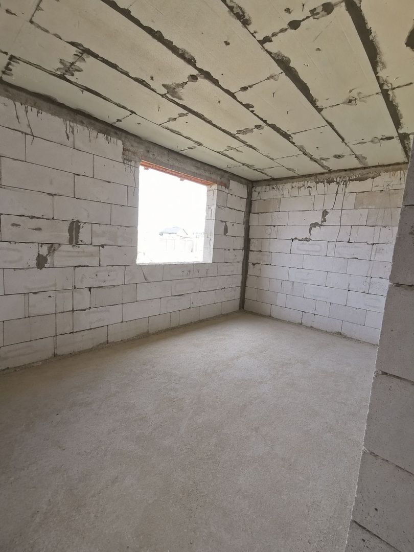 Casa la rosu în Plaiul Vulcănești - Poză 6