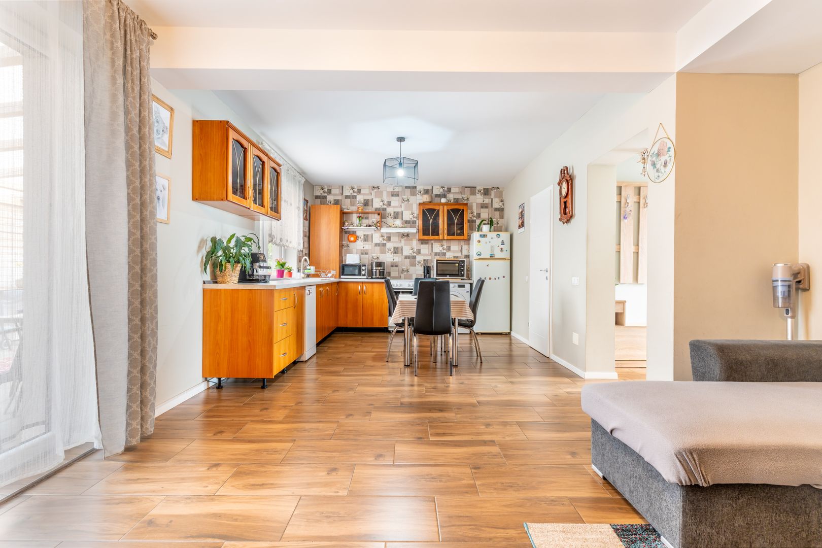 Duplex cu 4 dormitoare, in Floresti! - Poză 2