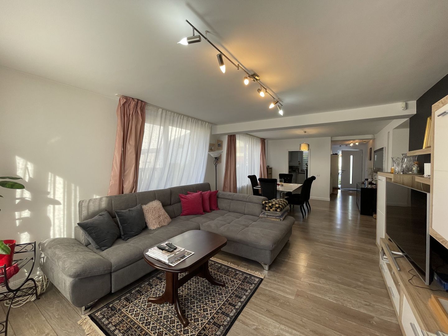 Casa spatioasa+garaj, zona Sud, comision 0! - Poză 6