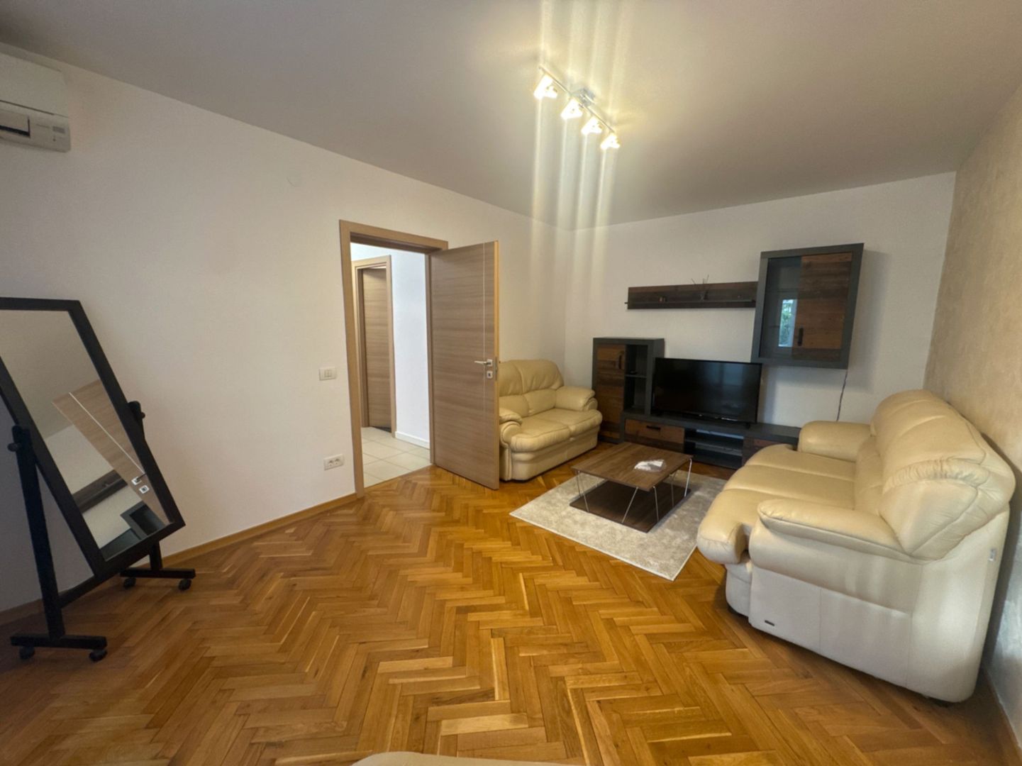 DOMENII - Herastrau | 2 camere 60mp mobilat modern - Poză 1