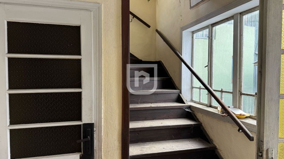 De vanzare casa, atelier fierarie, 4 anexe - 2507 mp in Manastirea Humorului - Poză 8