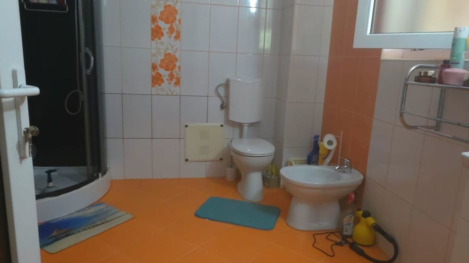 Casa langa Blue Sky cu panouri solare, garaj si terasa mare - Poză 9