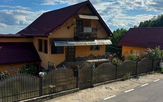 Vila S+P+1,+ garaj inchis + terasa si teren intravilan 6300 mp - Poză 1