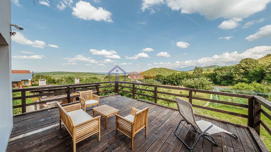 Casa de poveste cu 1.300 mp de teren, in Tocile - Poză 4