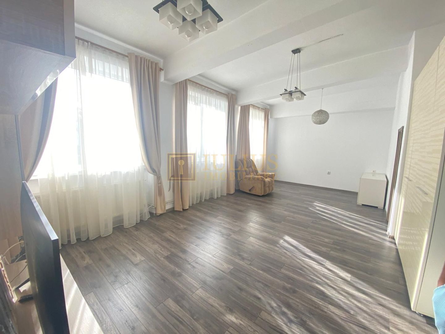 Spatiu comercial/birouri in zona accesibila - Poză 1