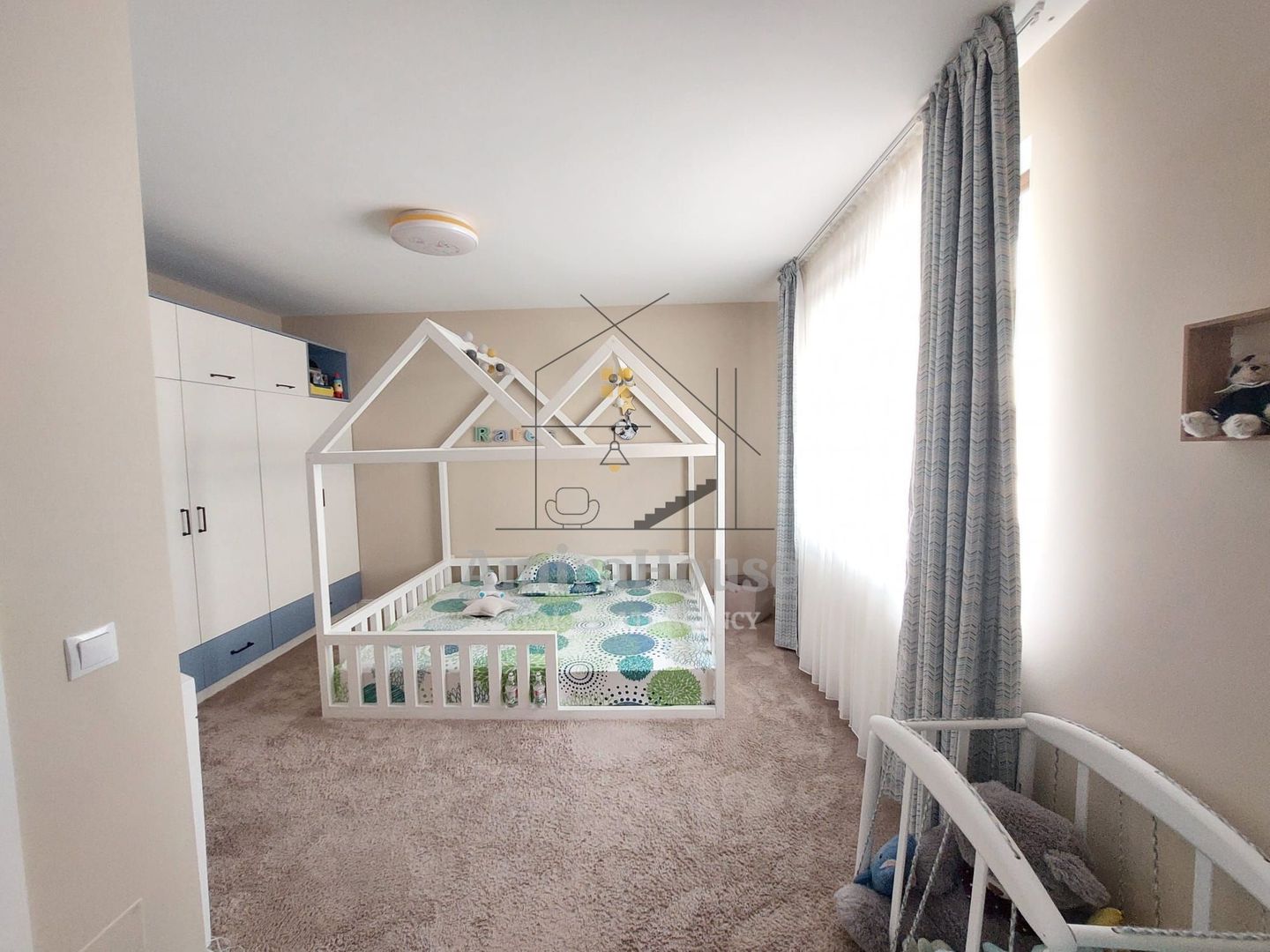 Duplex ultrafinisat mobilat utilat cu 2 locuri de parcare zona Terra - Poză 2