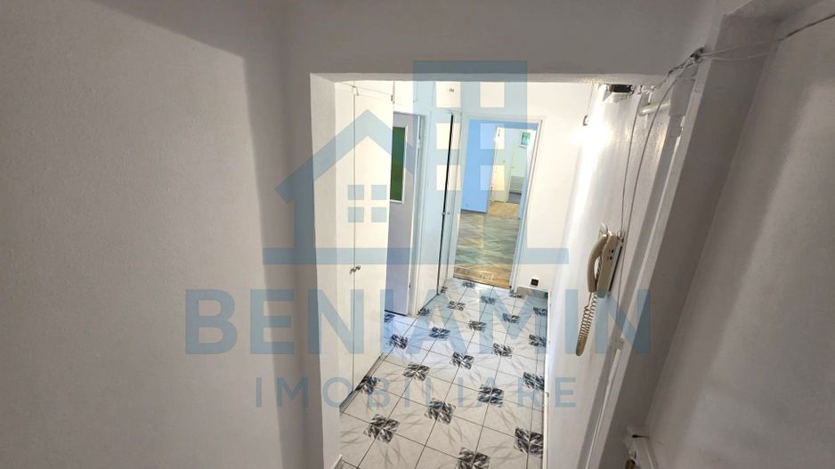 Apartament doua camere spatios Rovine etaj 1 cu centrala 54mp 1978 - Poză 5