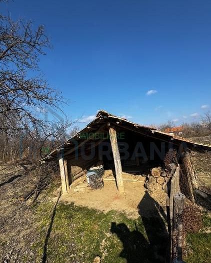 Casa locuibila la 39 km de Iasi, in Hermeziu, racordata la apa - Poză 8