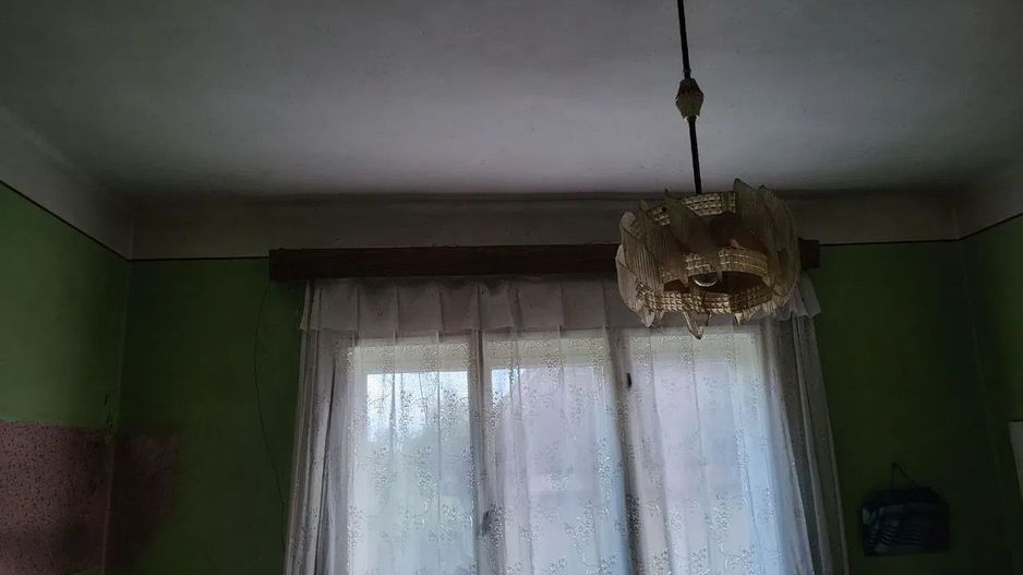 Ag EUROPA vinde casa cu etaj cu teren aferent de 10 ari în Lazuri. - Poză 3