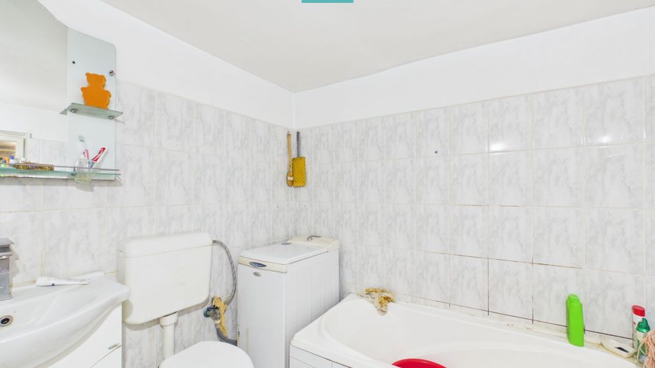 Casă cu 3 dormitoare în Bătania - Poză 20
