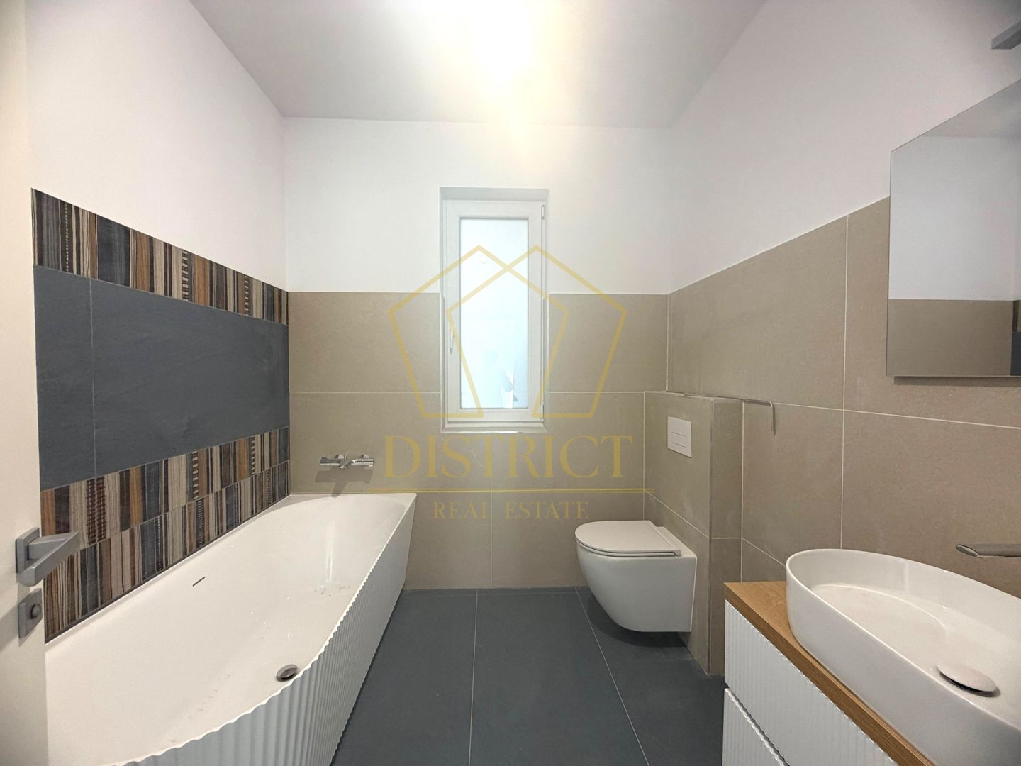 Duplex superb cu 5 camere despărțit prin camera tehnica I Mosnita Noua - Poză 14