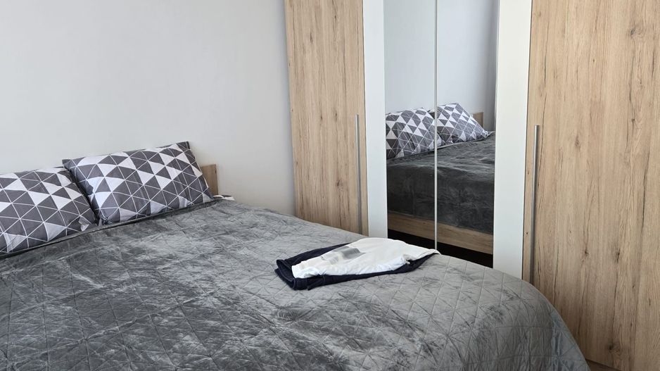 Închiriez apartament 2 camere zona- Metrou Eroii Revoluției - Poză 3