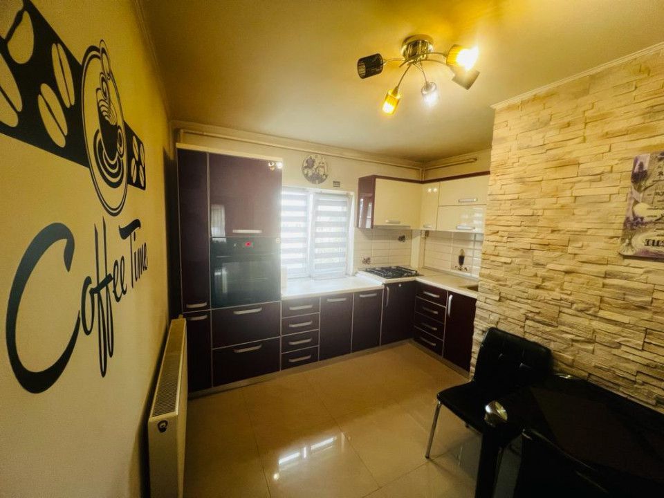 Inchiriere apartament modern, spatios, zona centrala, Teilor - Poză 3