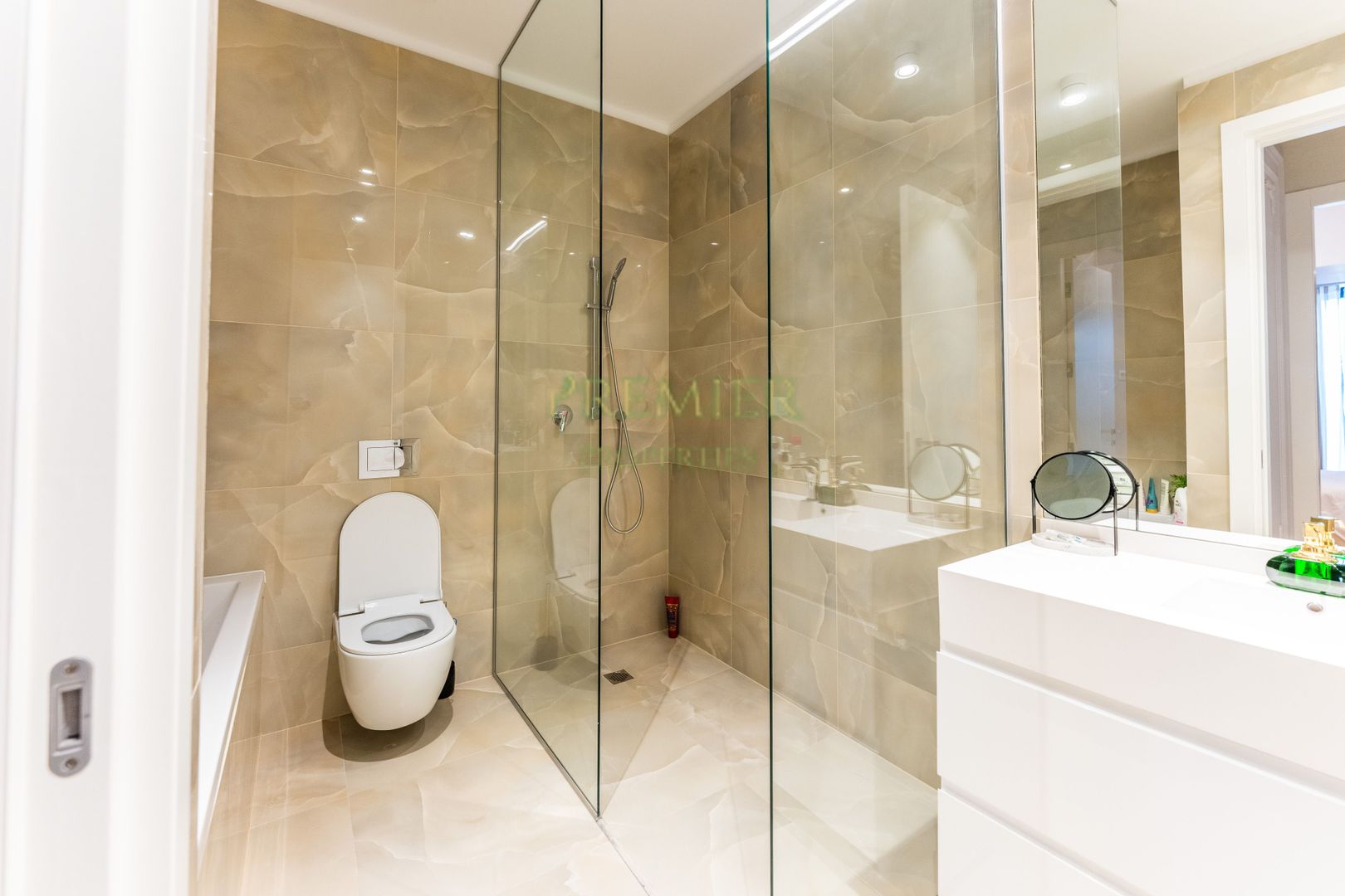 Apartament 2 camere de lux One Verdi Park complet mobilat loc parcare inclus - Poză 3