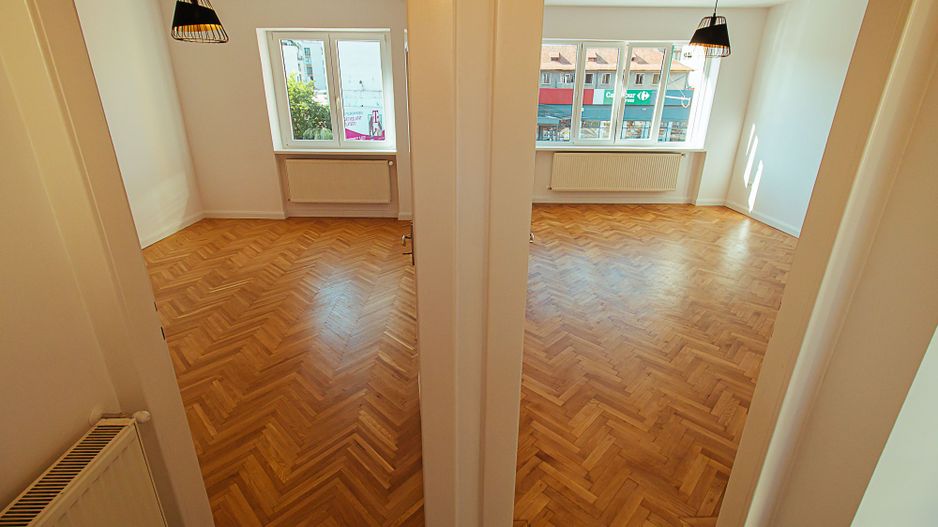 Exclusivitate - Zona Tribunalului , Sf. Constantin, spațiu stradal - Poză 1