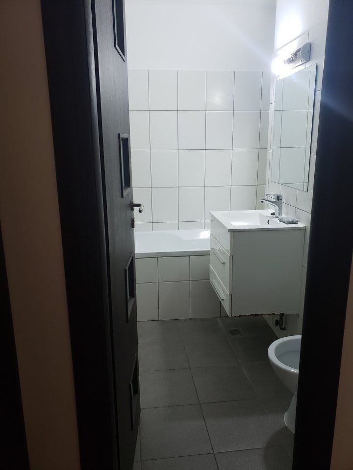 Inchiriez Apartament 2 camere - Poză 4