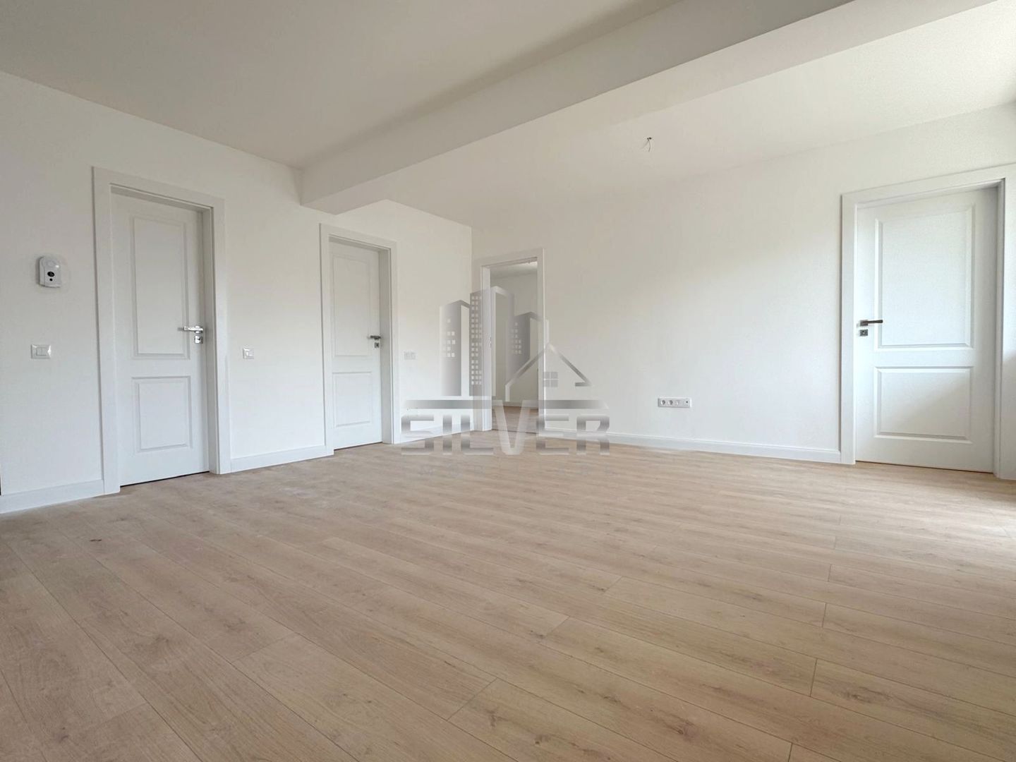 Apartament cu 3 camere recent finisat+2 terase! - Poză 2