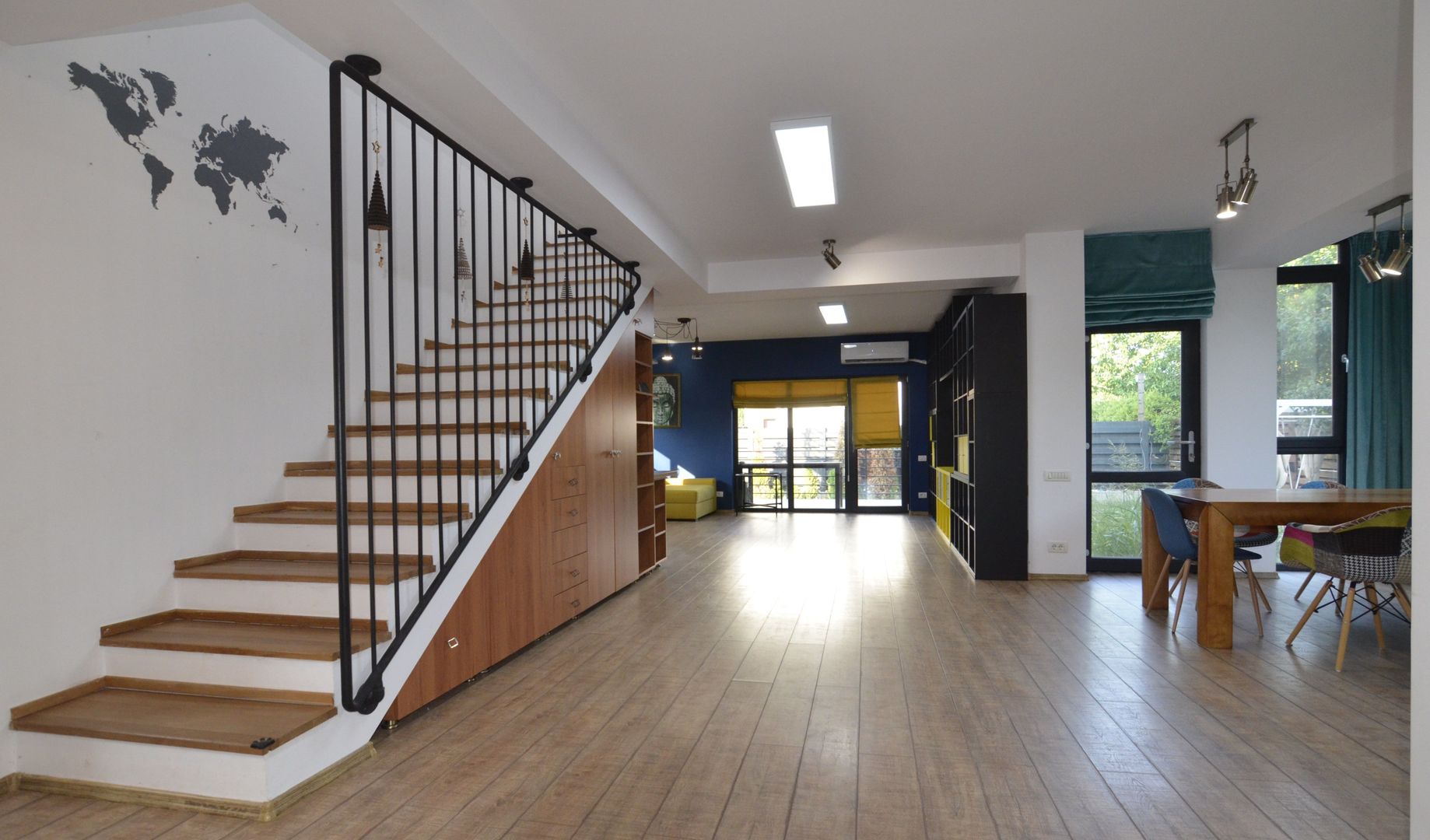 Inchiriem vila spatioasa singur in curte zona Tunari - Poză 3