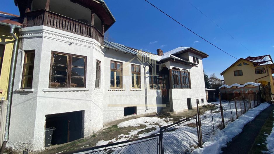 CASA 3 CAMERE, TEREN 300 MP, CENTRU, CAMPULUNG - Poză 1