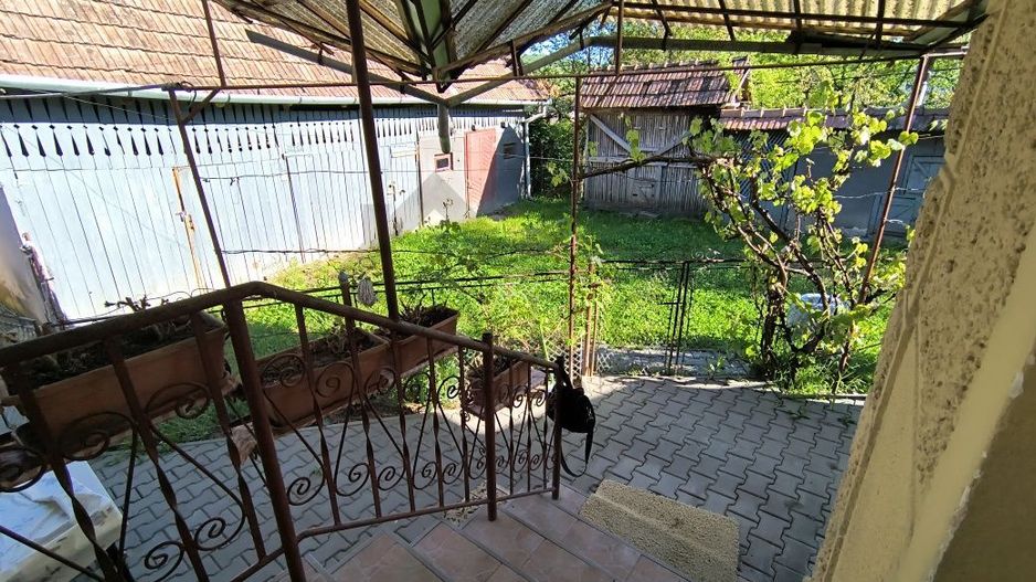 Casă de vânzare în Porumbeni – liniște, natură și confort, la doar ~20 minute de Târgu Mureș - Poză 2
