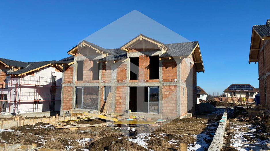 Cisnadie 4 Camere 2 Bai 2 locuri de parcare - Predare 2022 - Poză 1