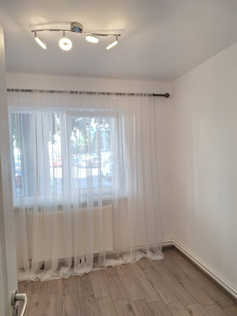 Vând apartament în micro 16 - Poză 6