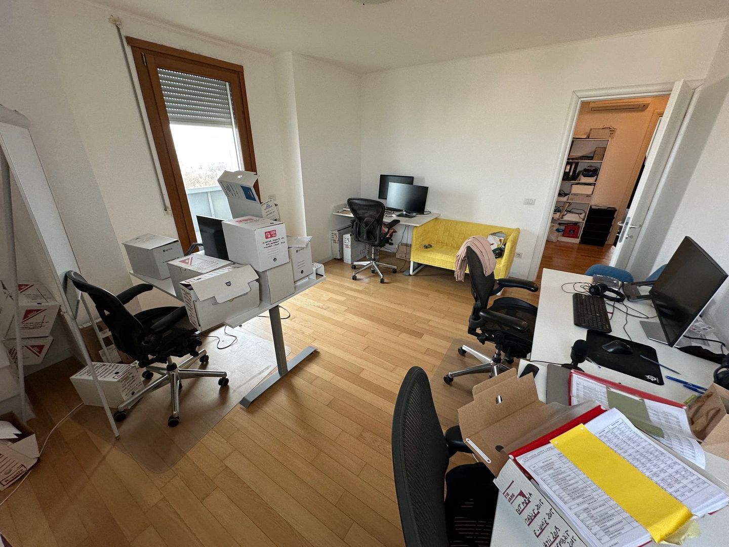 Birouri , cladire noua, zona centrala - Poză 11