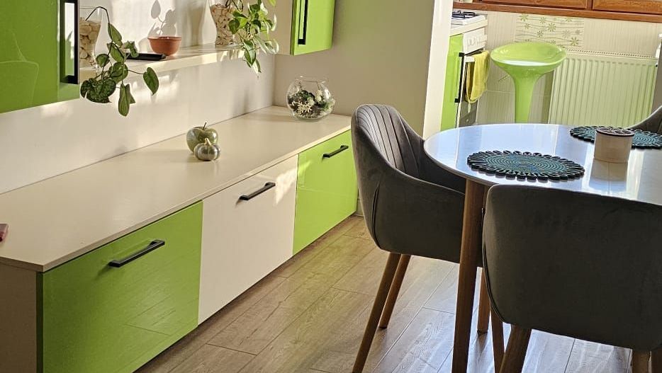 Apartament cu 3 camere, MOBILAT si UTILAT, zona CARTIER; - Poză 7