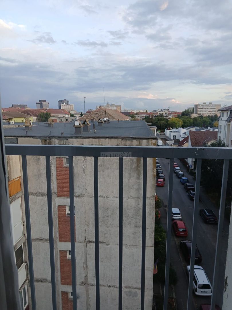 Apartament 2 camere cu 2 balcoane și pod – zona Torontalului - Poză 11