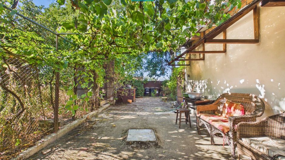 Casă cu etaj, în localitatea Buteni, Arad - Poză 17