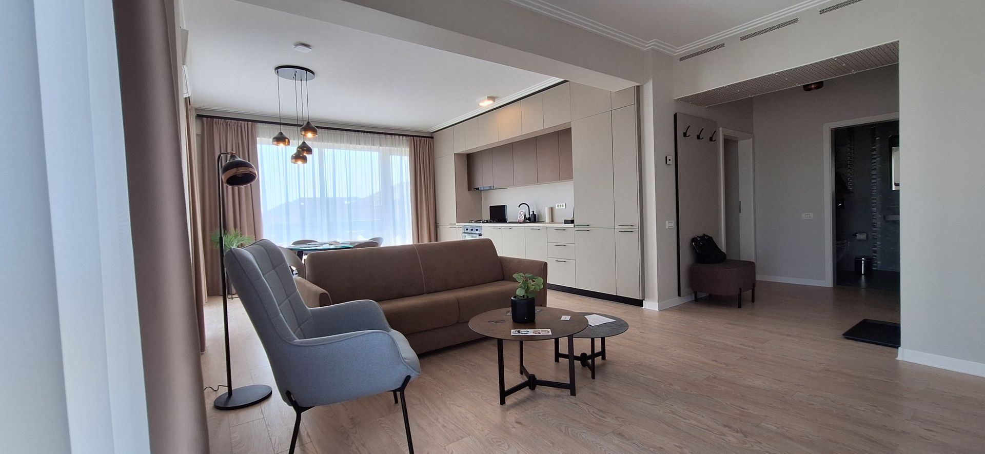 Apartament mobilat si utilat cu 2 locuri de parcare - Poză 5