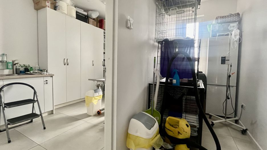 Spatiu comercial, amenajat si compartimentat, in Dumbrăvița - Poză 6