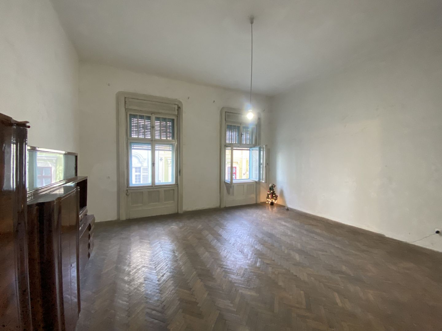 COMISION 0, PALATUL MIKSA STEINER, 3 Camere, 78 MP, Et 1, Piata Unirii - Poză 2