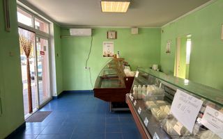 Casă cu spațiu comercial la stradă | Curte | Grădină | Oradea - Poză 5