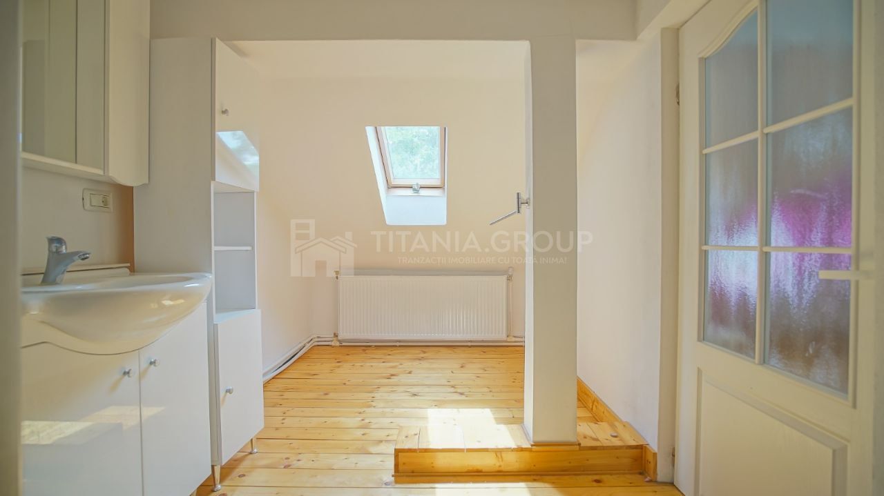 Vila in Poiana Brasov cu teren generos 1600mp, 2 corpuri, comision 0 - Poză 10