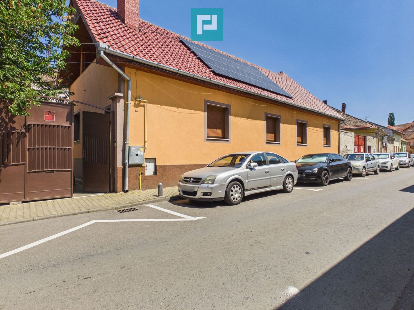 Casă ultracentrală cu 6 camere pentru investiții - Poză 1